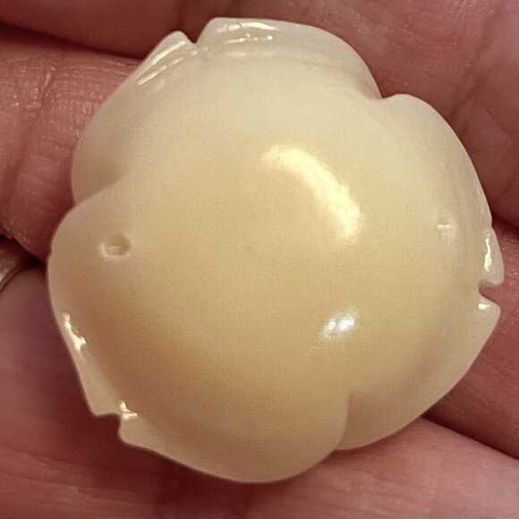 As Low As $2 Small Cream Coraline Resin Grandiflora Rose Beads 30mm x 15mm (2) - Picture 4 of 6